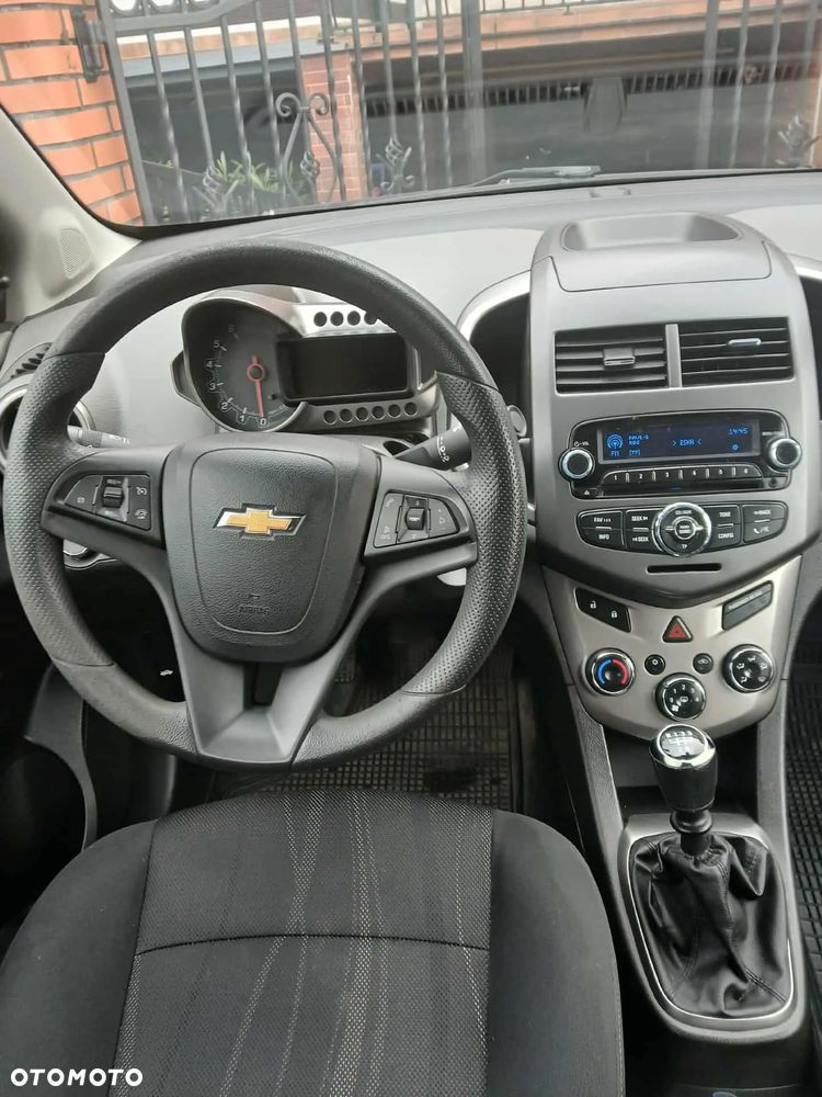 Chevrolet Aveo 1.4 16V LT - 8