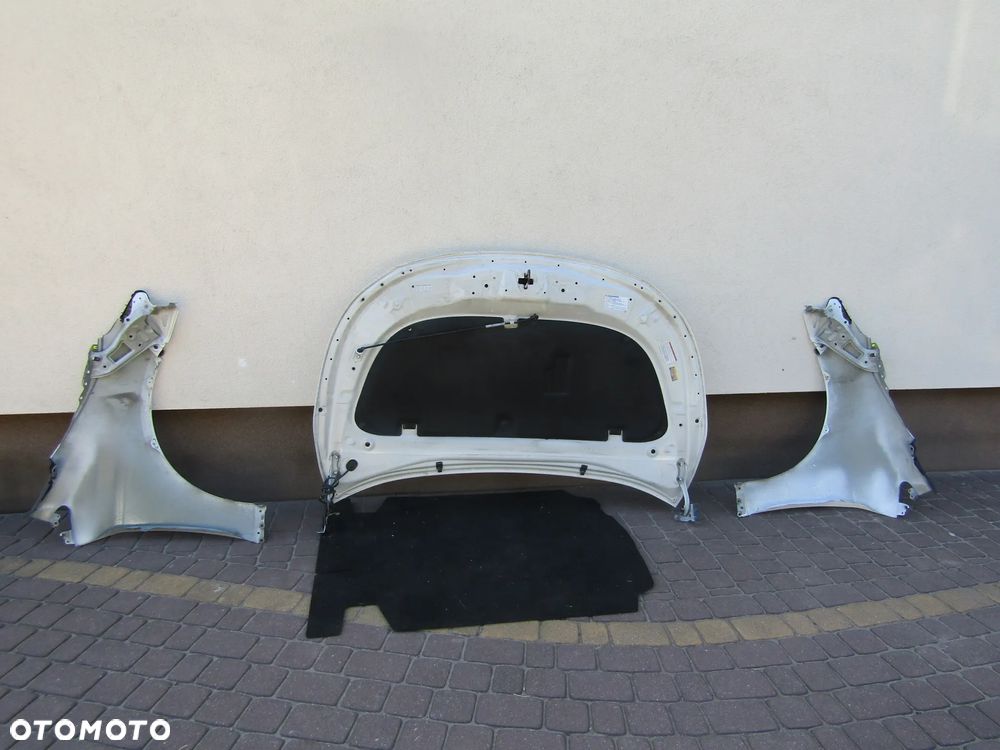 MASKA BŁOTNIK PRAWY LEWY PRZÓD TOYOTA COROLLA E21 19 25R  2KR 070 - 9