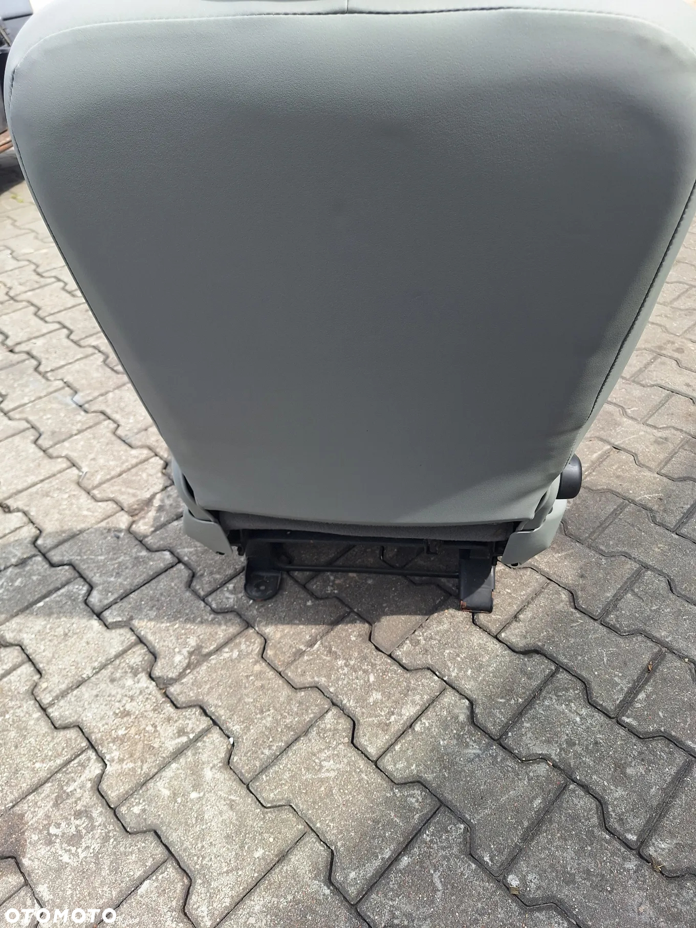 FOTEL KIEROWCY LEWY VIVARO TRAFIC - 6