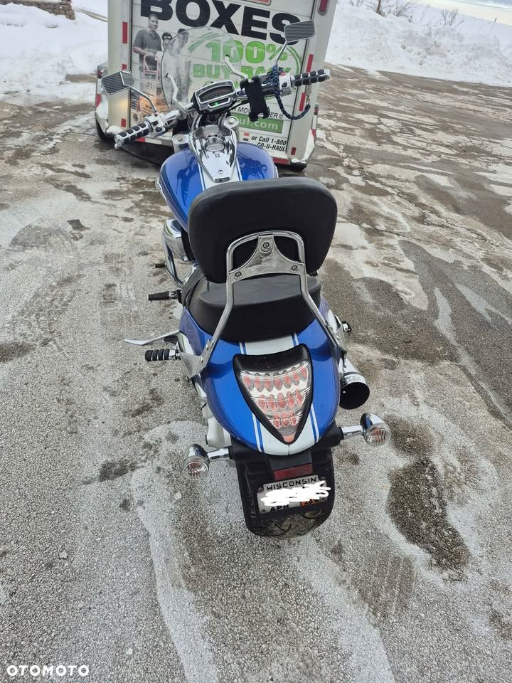Suzuki Intruder - 39