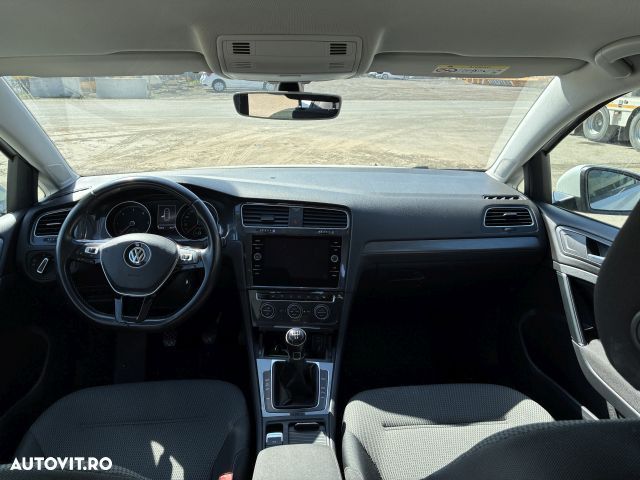 Volkswagen Golf 1.6 TDI Comfortline - 9