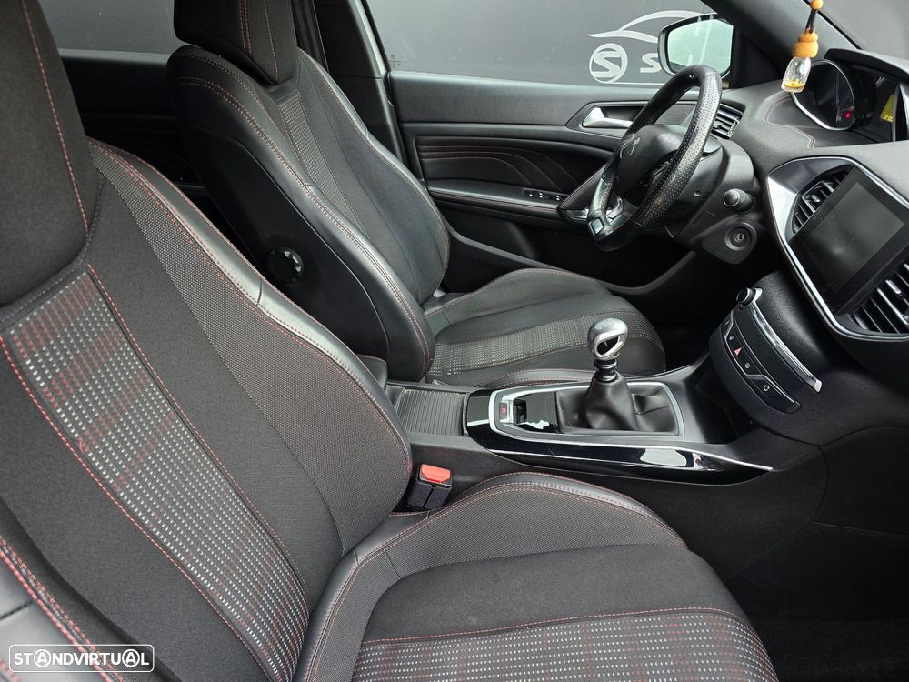 Peugeot 308 1.6 BlueHDi GT Line - 32