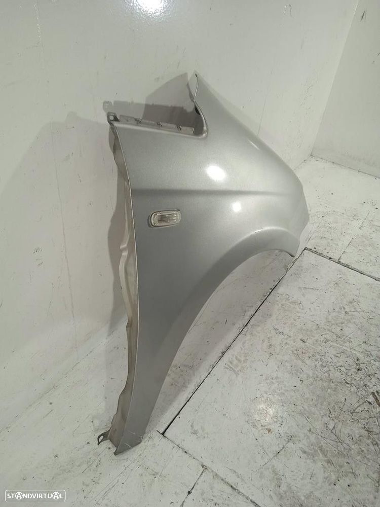 GUARDA-LAMAS FRONTAL DIREITO FIAT IDEA 2004 - 2