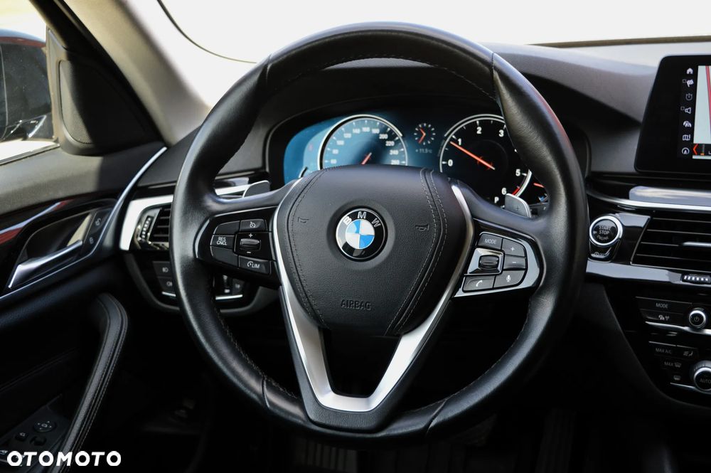 BMW Seria 5 520d xDrive Luxury Line sport - 19