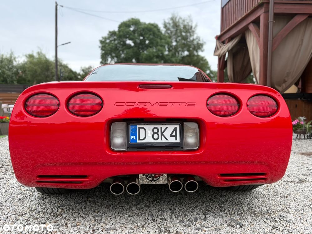 Chevrolet Corvette - 12