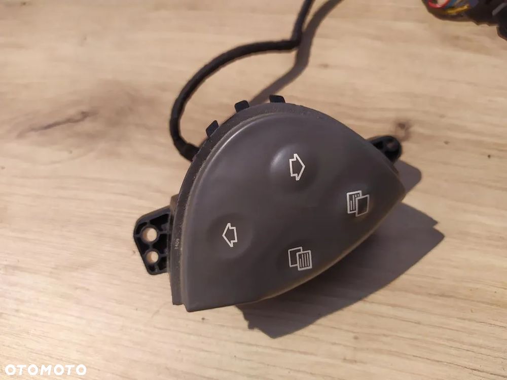 MERCEDES W211 MULTIFUNKCJA PRZYCISK KIEROWNICY SZARY A2118206110 - 2