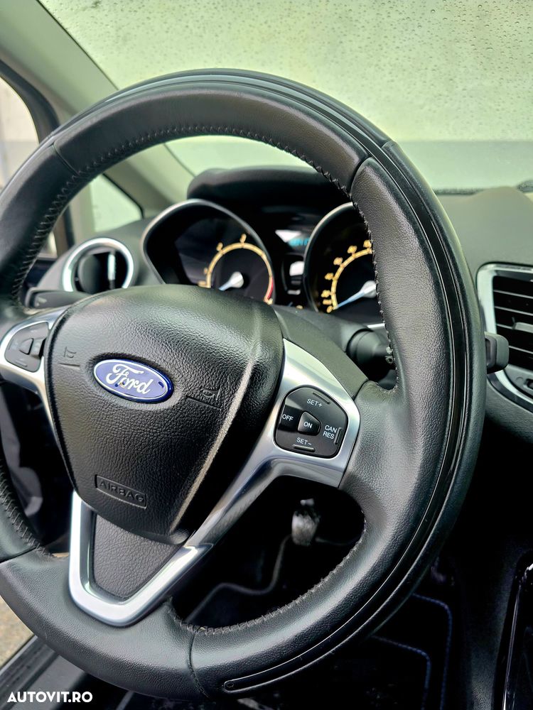 Ford Fiesta 1.5 TDCi ST-LINE - 29