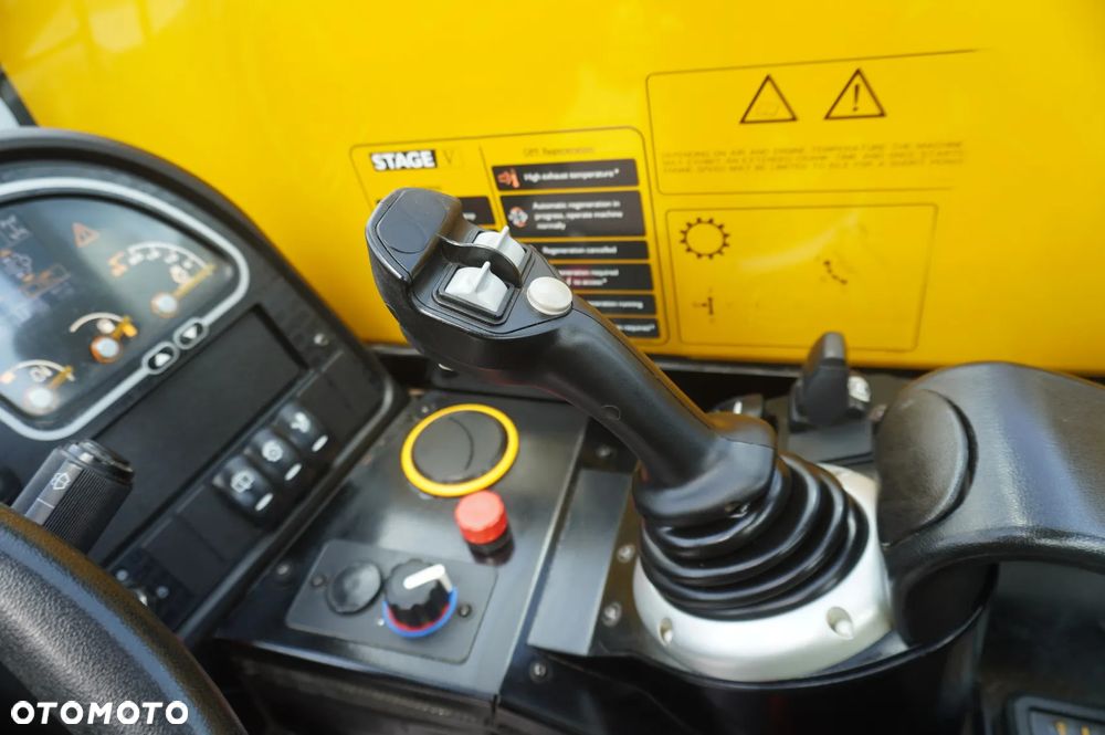 JCB 525-60T5 / 2022 / 860 MTH! / 2,5 t / zasięg 6 m / joystick - 25