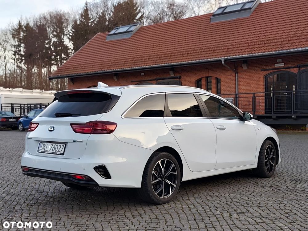 Kia Ceed 1.6 CRDi mHEV Business Line - 11