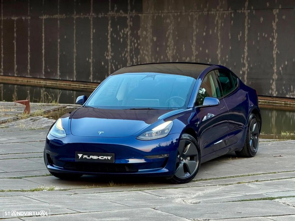 Tesla Model 3 - 55