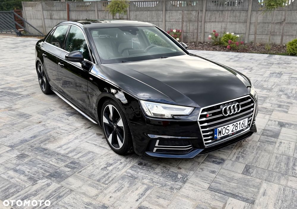 Audi A4 Limousine
