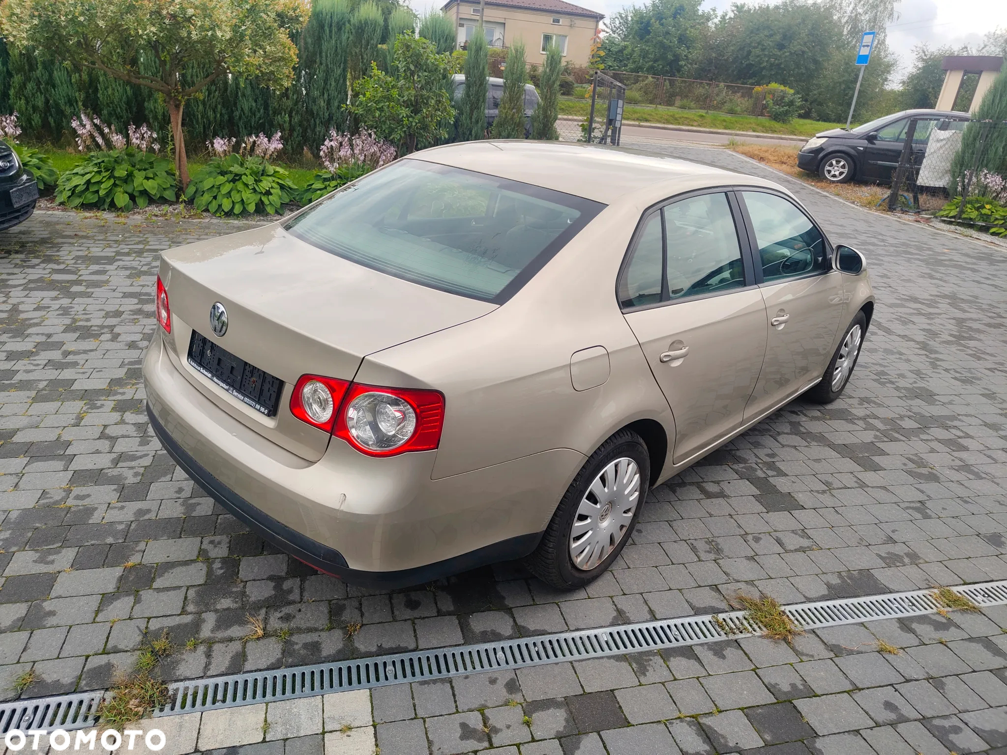 Volkswagen Jetta 1.6 Trendline - 9