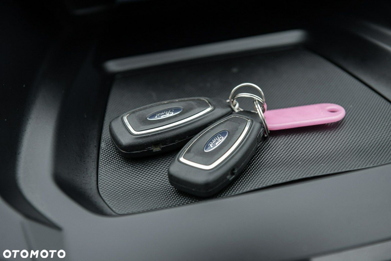 Ford Kuga - 31