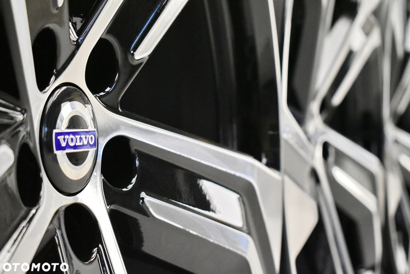 VOLVO XC90 R-DESIGN 9x22 ET38,5 5x108 32209412 - 4