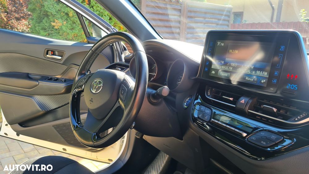 Toyota C-HR - 10