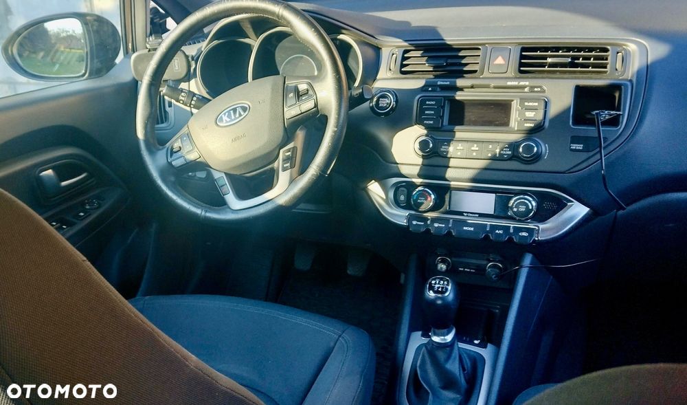 Kia Rio - 11