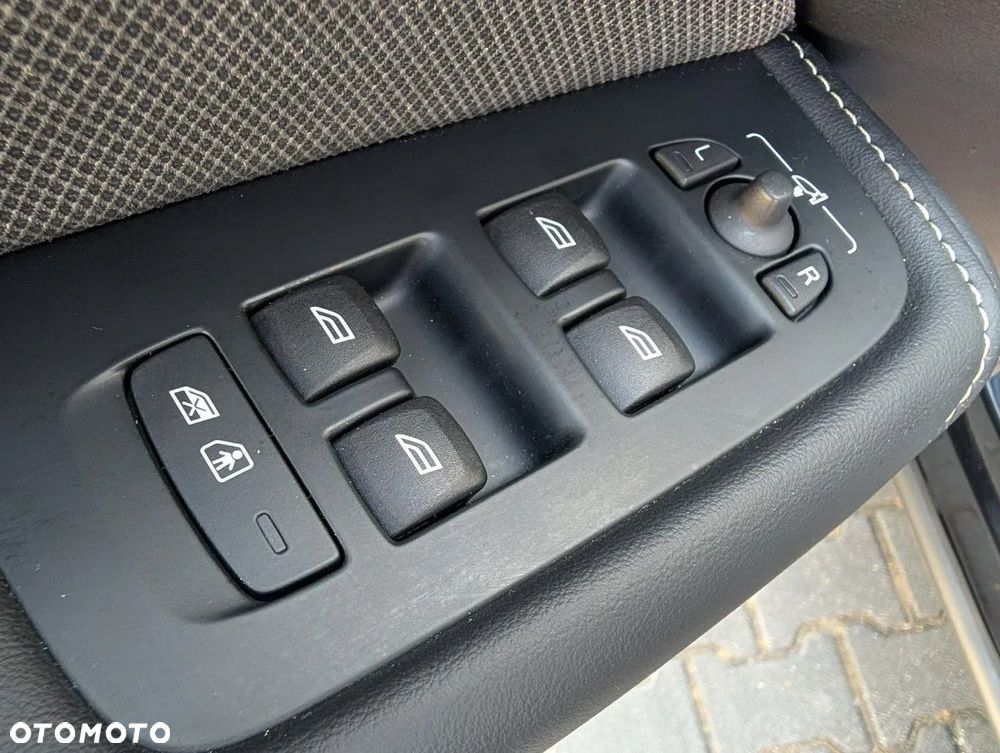 Volvo XC 60 B5 B AWD Geartronic Inscription - 11