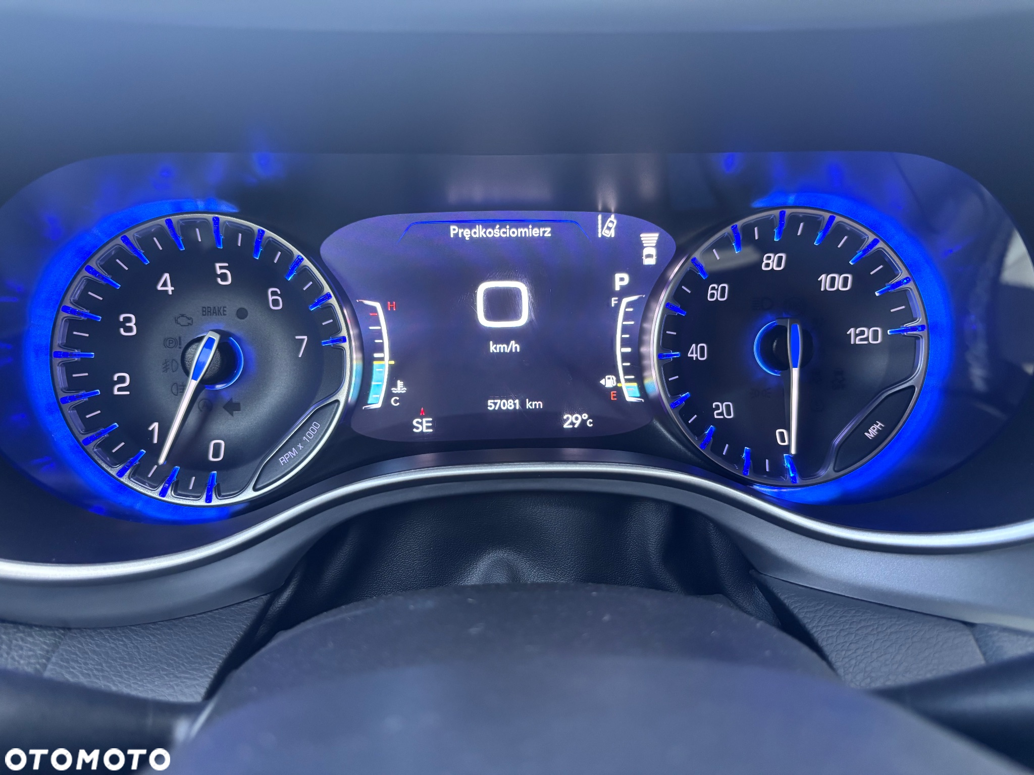 Chrysler Pacifica - 34