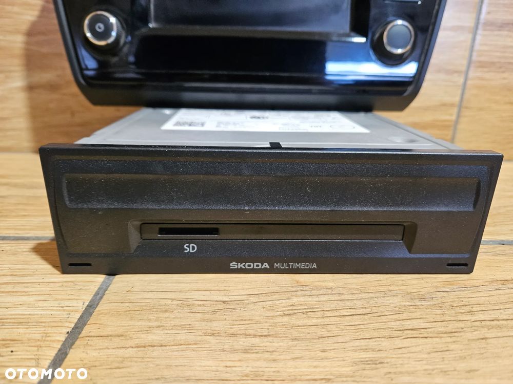 Skoda Octavia III Ekran Nawigacja Czytnik Wyświetlacz 5E0919605H 5Q0035842A - 5