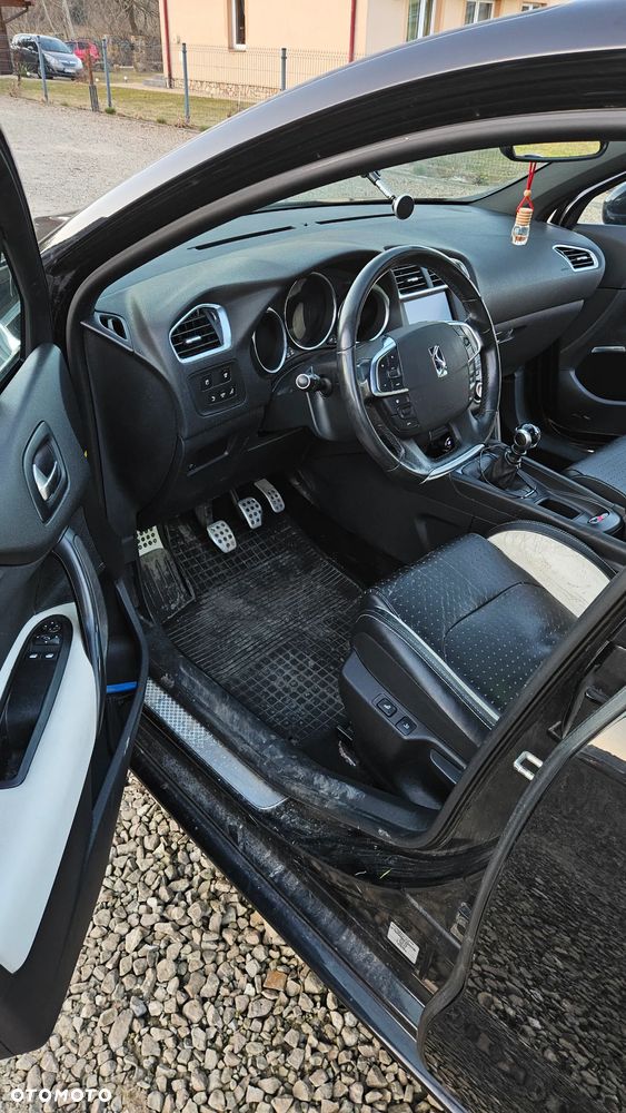 Citroën DS4 1.6 HDi SoChic - 4