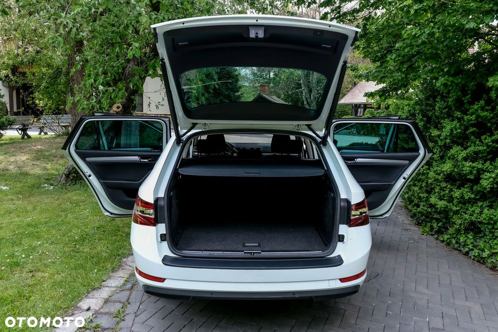 Skoda Superb 2.0 TDI 4x4 DSG Style - 26