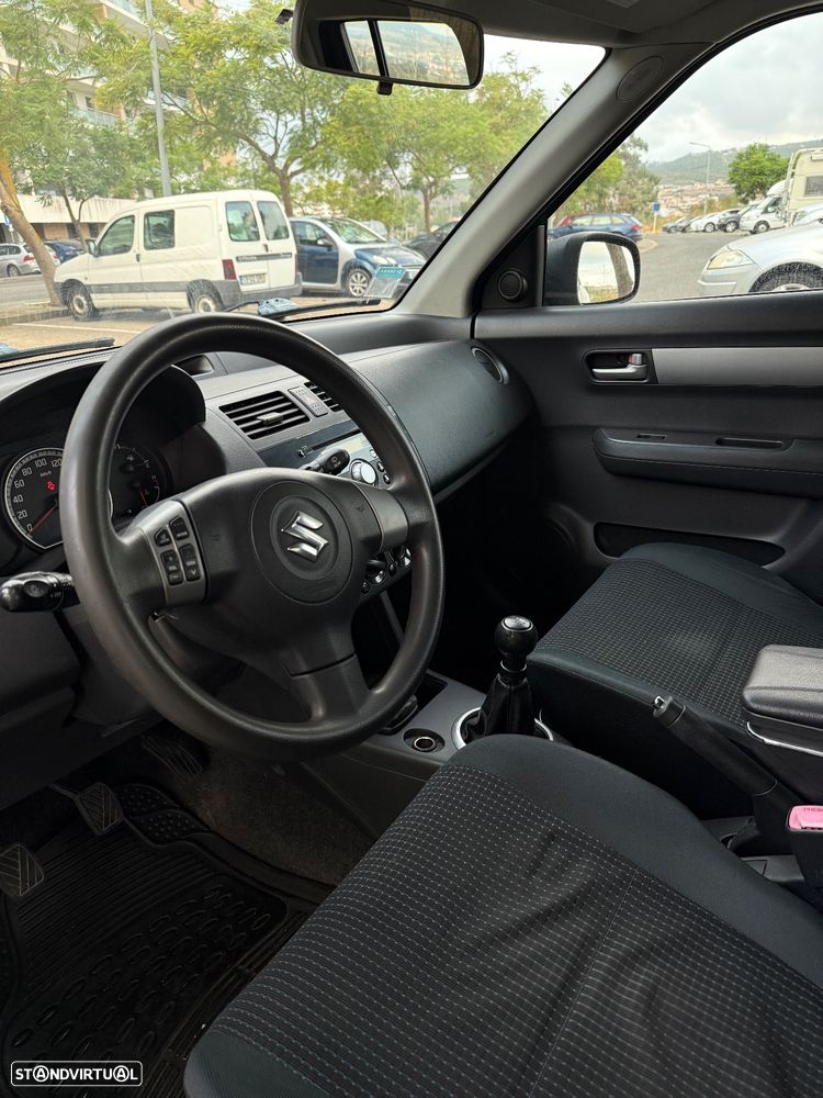 Suzuki Swift 1.3 16V GLX - 6