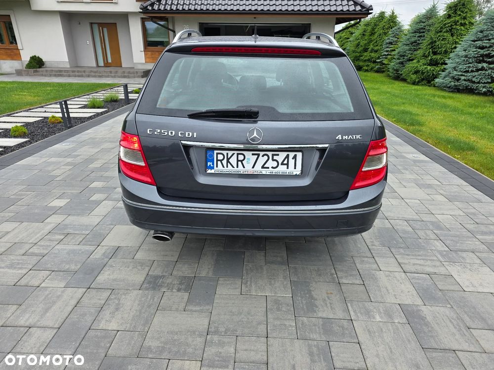 Mercedes-Benz Klasa C 250 CDI DPF 4Matic (BlueEFFICIENCY) 7G-TRONIC Elegance - 4