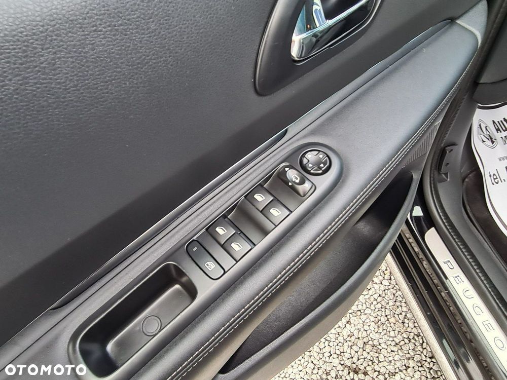 Peugeot 3008 1.6 BlueHDi Allure S&S EAT6 - 28