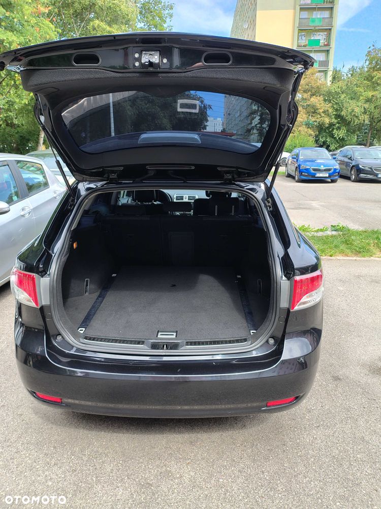 Toyota Avensis - 4