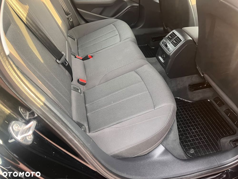 Audi A4 Avant 2.0 TDI S tronic quattro - 17
