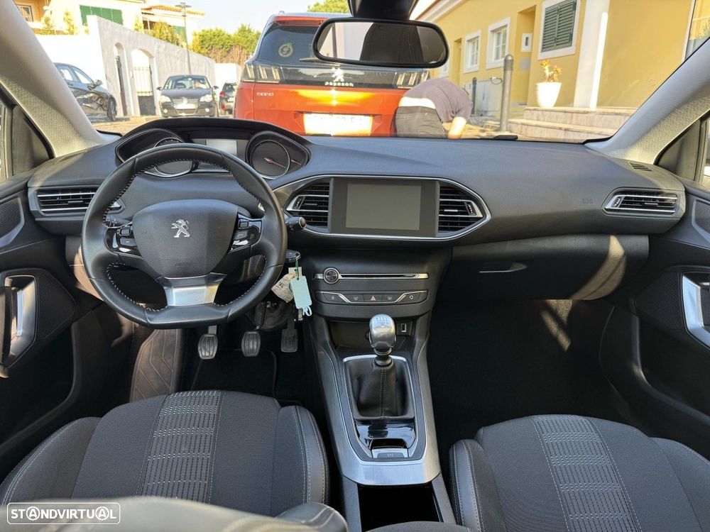 Peugeot 308 1.2 PureTech Allure J18 - 12