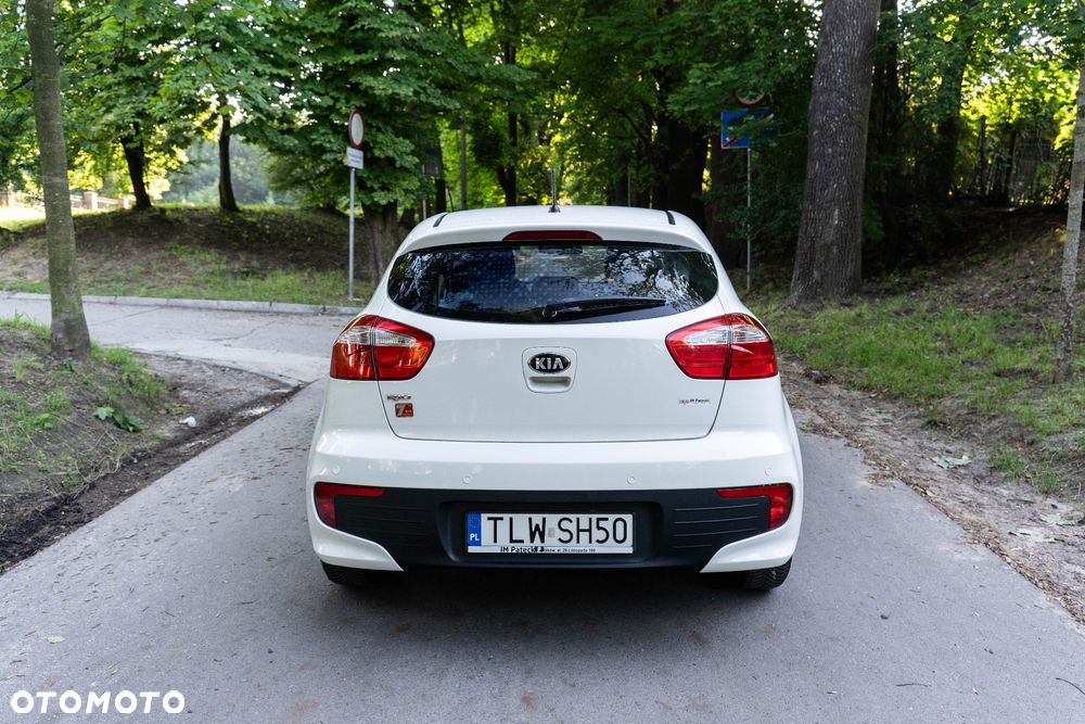 Kia Rio 1.4 L - 4