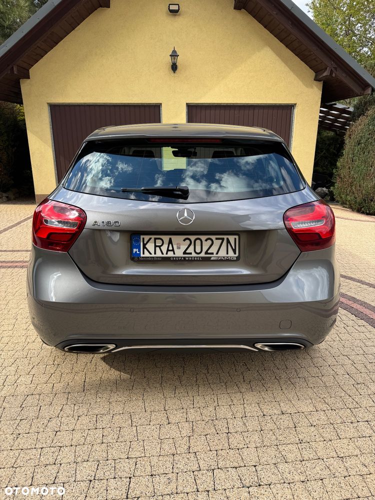 Mercedes-Benz Klasa A 180 7G-DCT Urban - 17