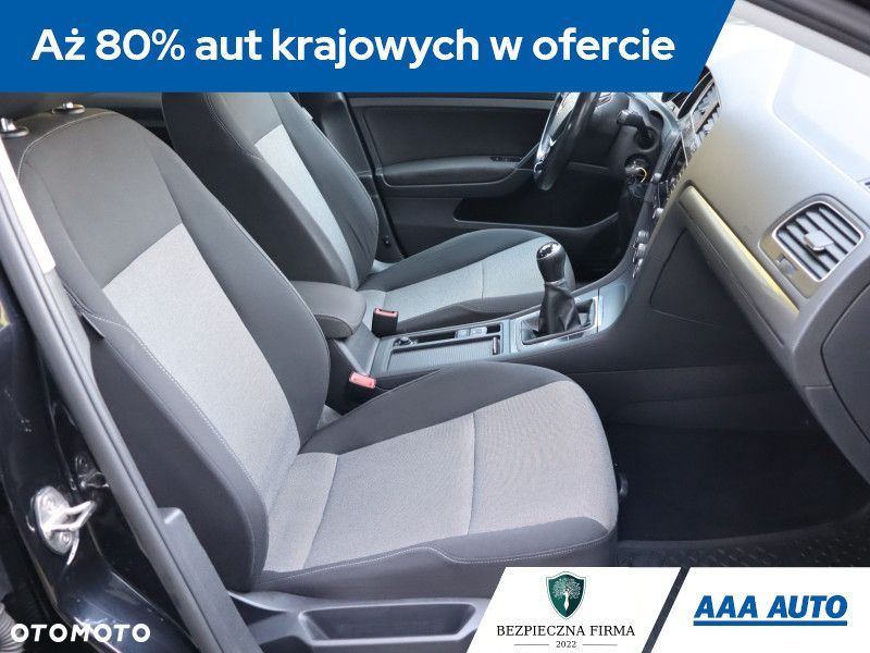 Volkswagen Golf - 10