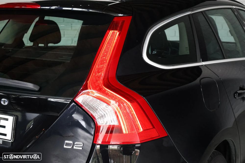 Volvo V60 1.6 D2 Drive Momentum Start/Stop - 8