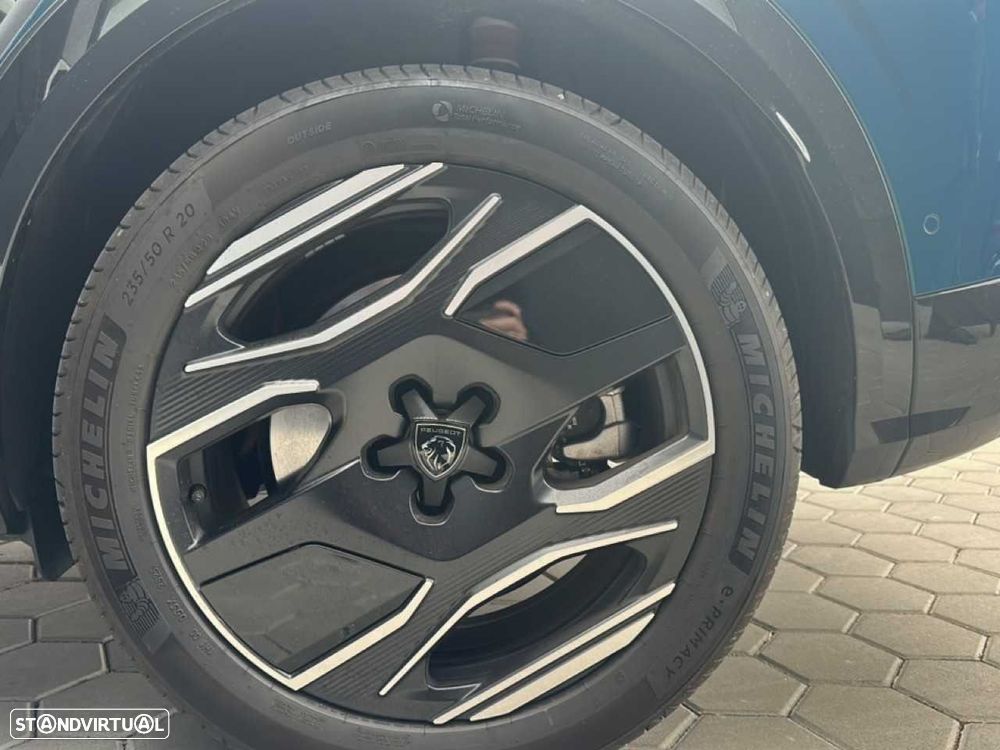 Peugeot E-3008 73 kWh Dual Motor Launch Edition - 10