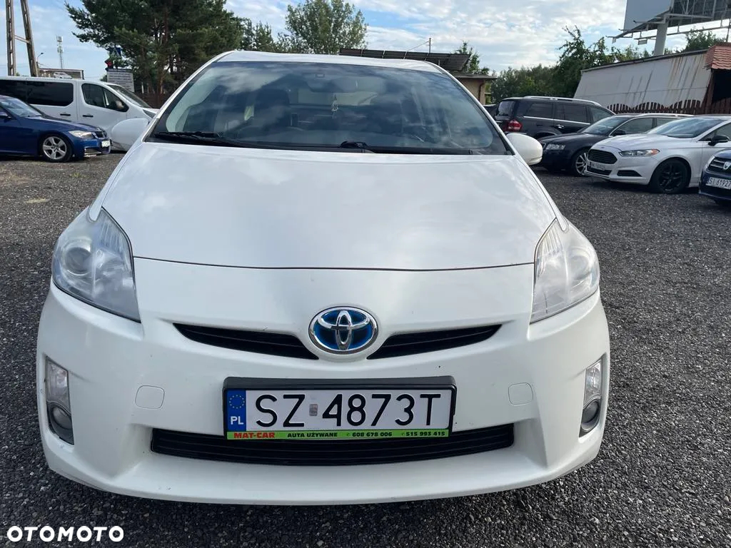 Toyota Prius (Hybrid) Executive - 4