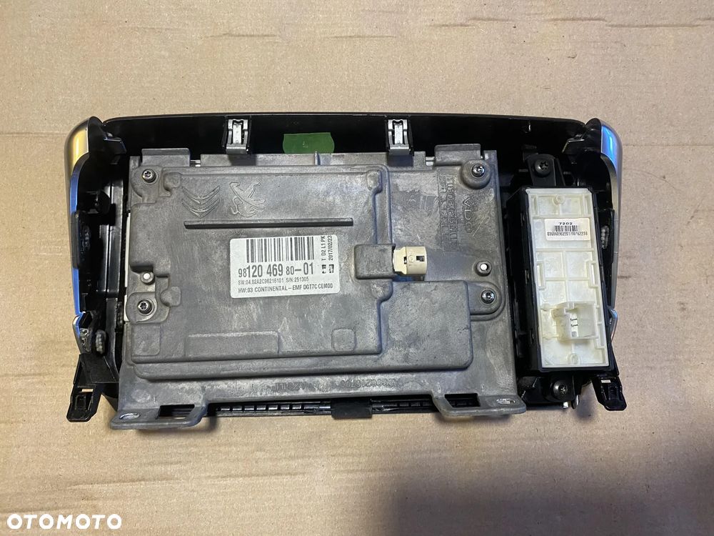 Wyświetlacz radio nawigacja Peugeot 208 2016r. 9812046980-01 OE - 3