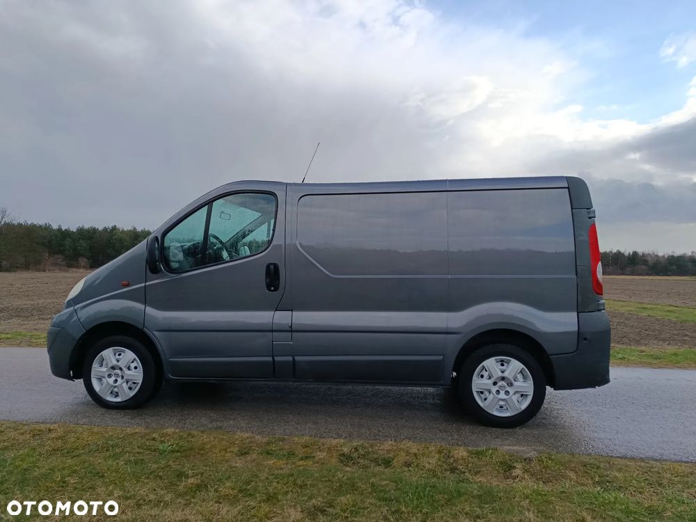 Opel Vivaro - 1