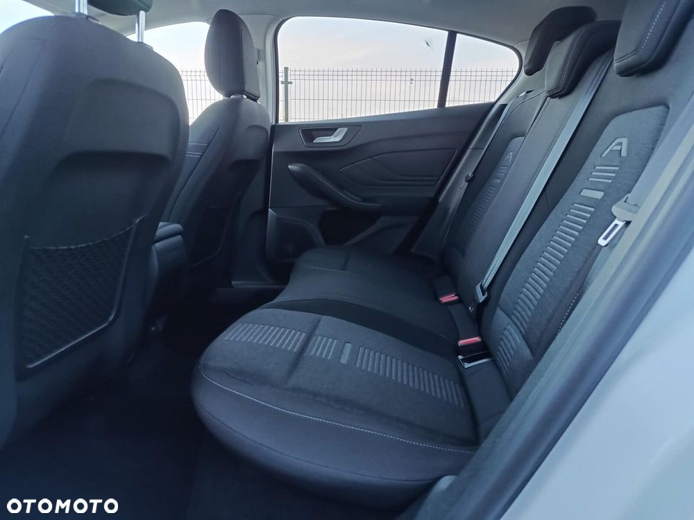 Ford Focus 1.0 EcoBoost Active - 19
