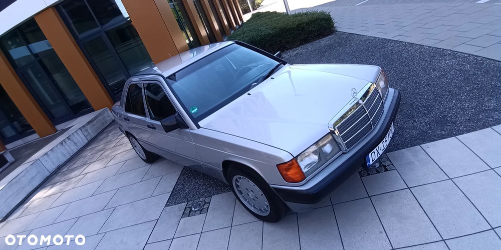 Mercedes-Benz W201 (190) - 32