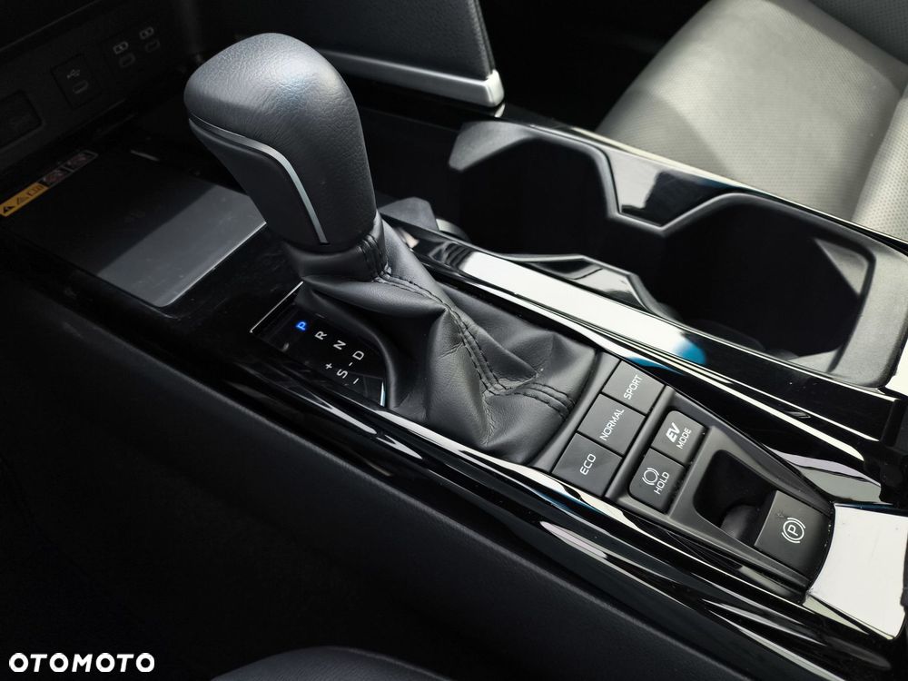 Toyota Camry - 21