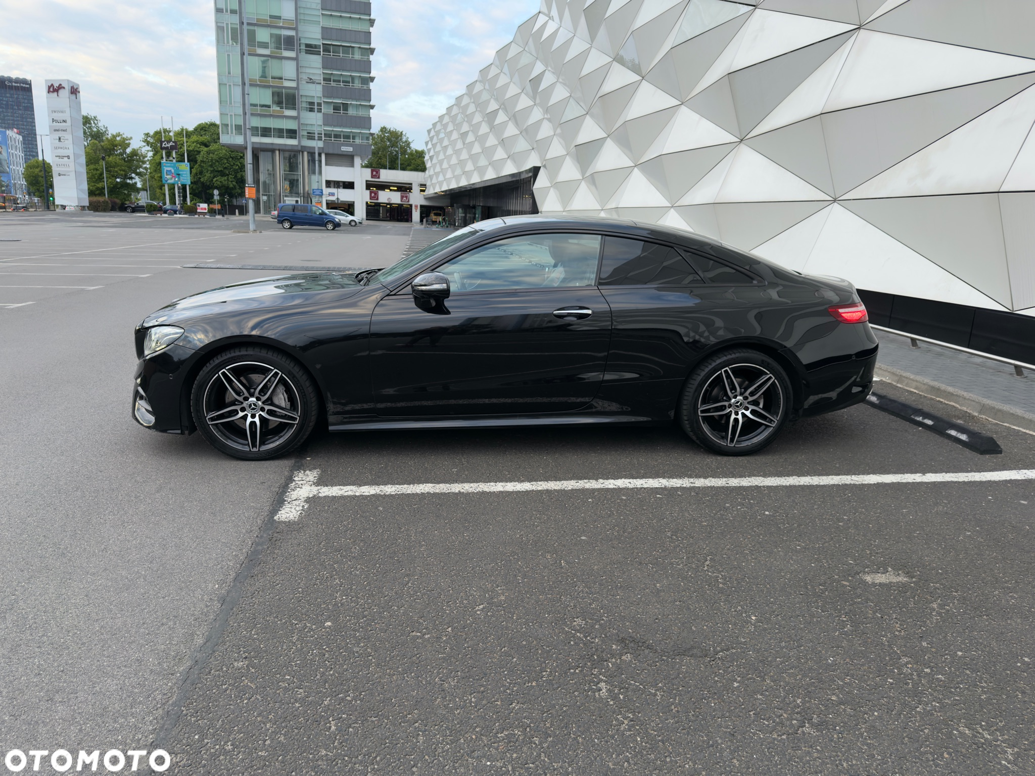 Mercedes-Benz Klasa E 200 Coupe 4-Matic 9G-TRONIC - 3