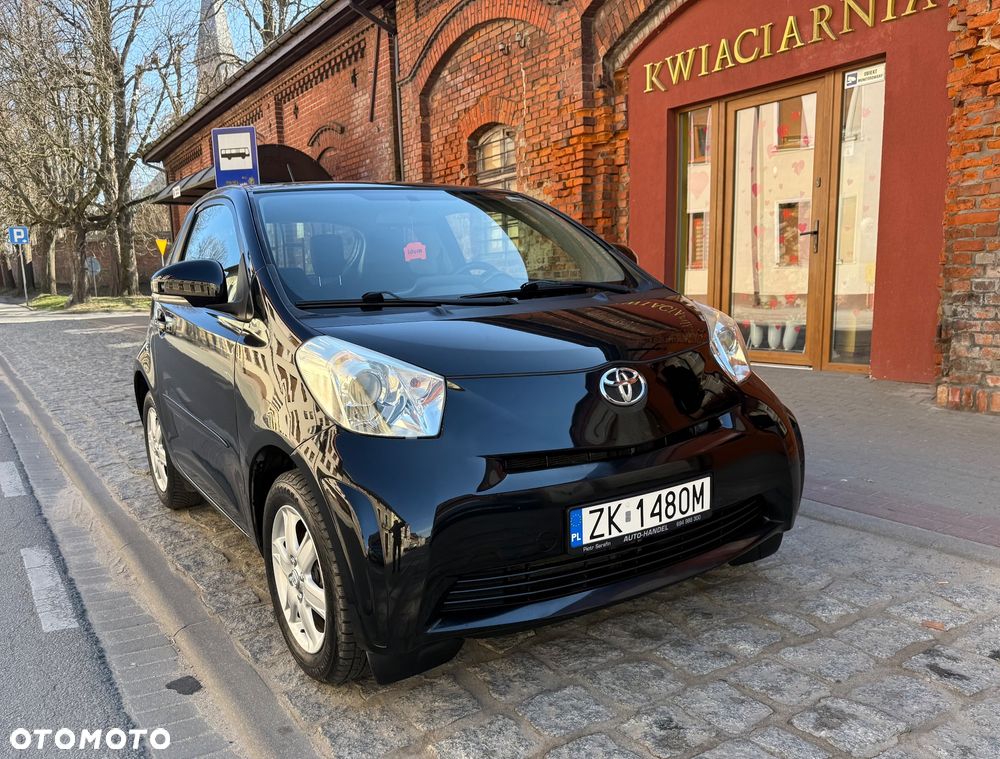 Toyota iQ - 1