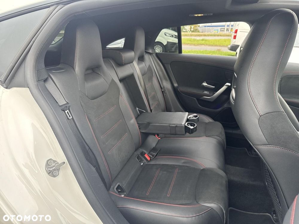 Mercedes-Benz CLA 200 AMG Line 7G-DCT - 25