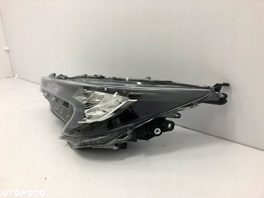 TOYOTA COROLLA E21 19- HB KOMBI LAMPA PRZEDNIA LEWA FULL LED 81150-02S60 - 3