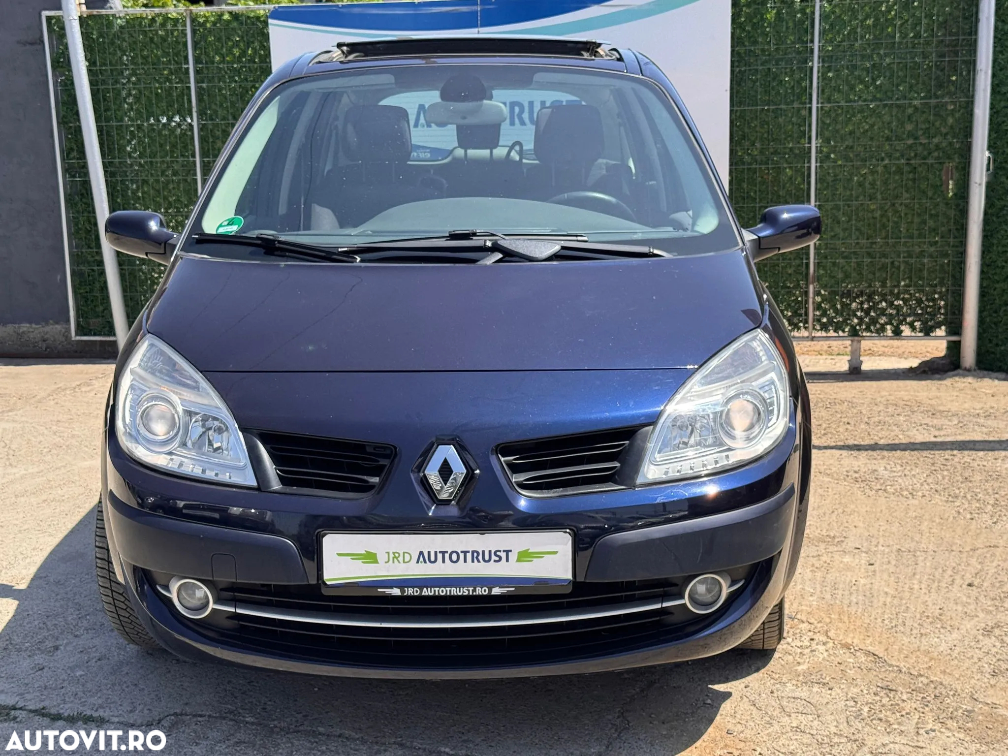 Renault Grand Scenic - 18