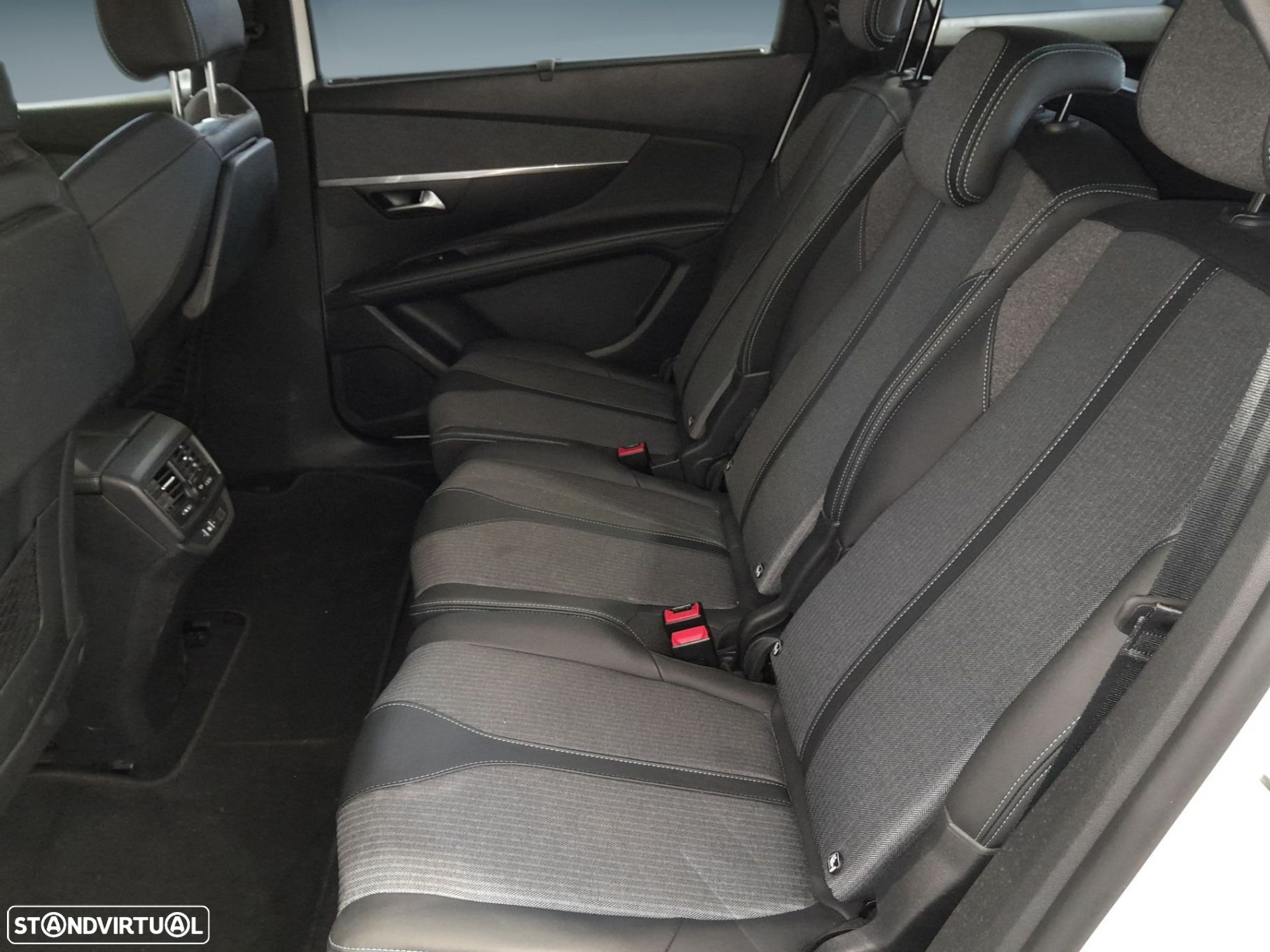 Peugeot 5008 1.2 PureTech Allure Pack EAT8 - 12