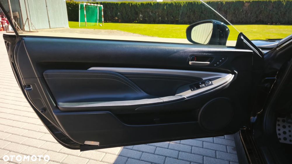 Lexus RC - 13