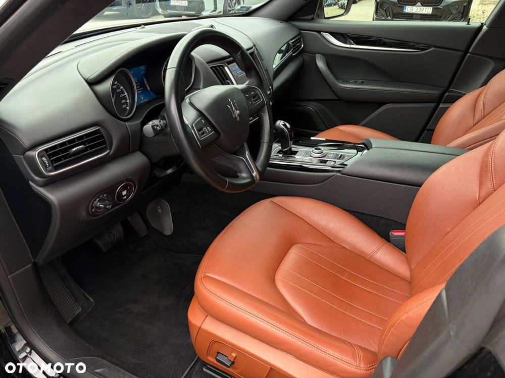 Maserati Levante - 12